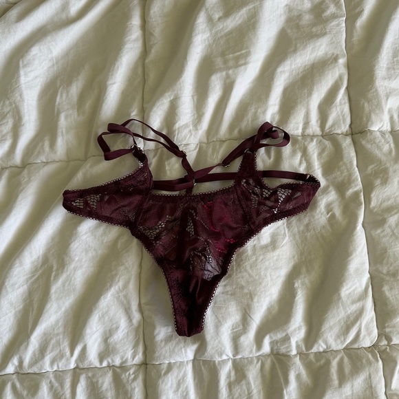BNWOT LaSenza Lace Mesh Thong - Picture 1 of 2